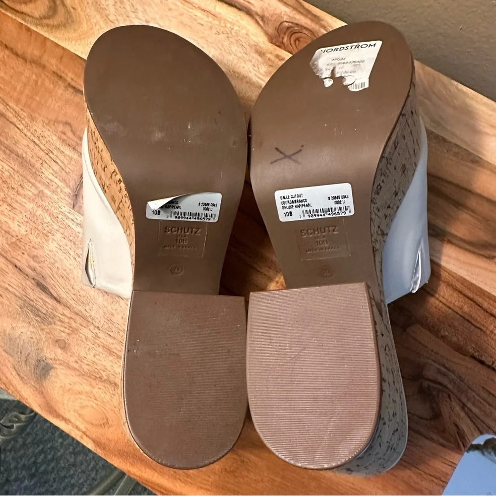 NWT Schutz Dalle Cutout Nubuck Sandal in Pearl, 10
